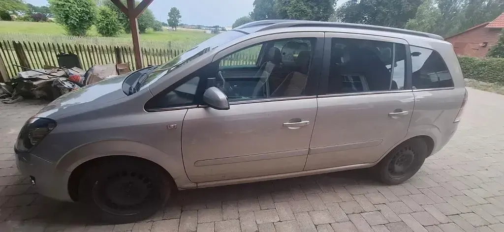 Gebraucht Opel Zafira 150 PS (110 kW) 2005 Silber Van / Kleinbus