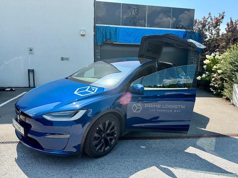Blau Gebraucht 2022 Tesla Model X Plaid SUV | 73.499 € (Fairer Preis) - Bild 1/4