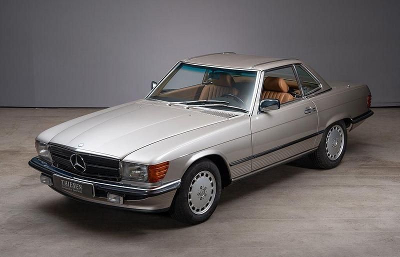Gebraucht Mercedes 560 230 PS (169 kW) 1987 Silber Cabrio