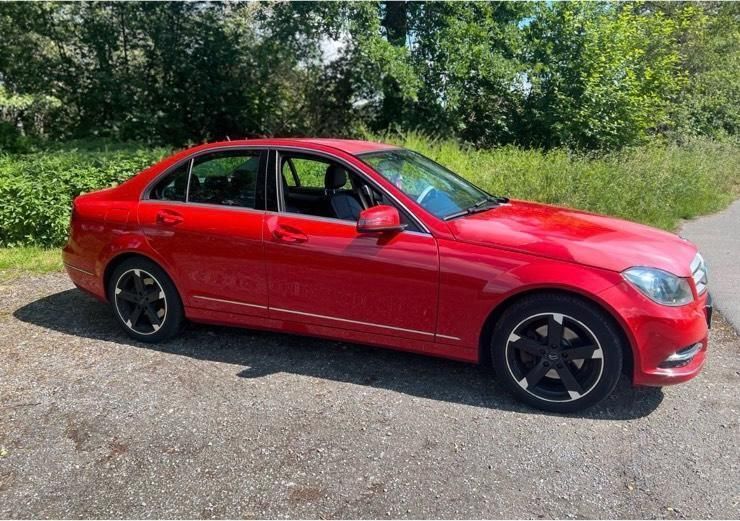 Rot Gebraucht 2013 Mercedes C220 Limousine | 9.500 € (Superpreis) - Bild 1/4