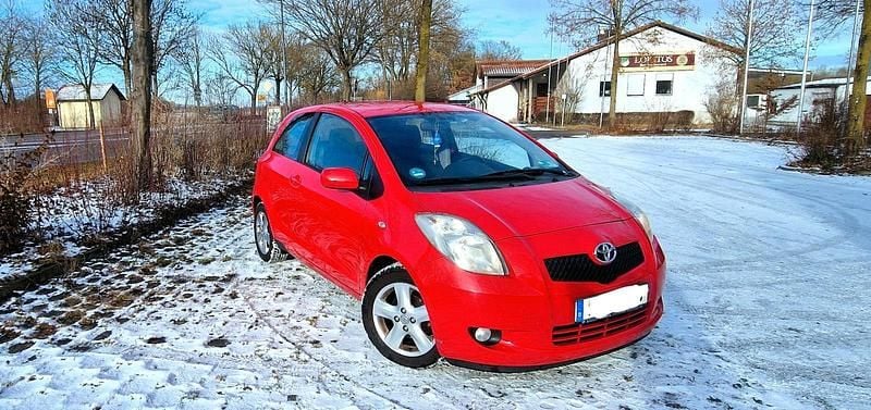 Gebraucht Toyota Yaris 68 PS (50 kW) 2006 Rot Kleinwagen