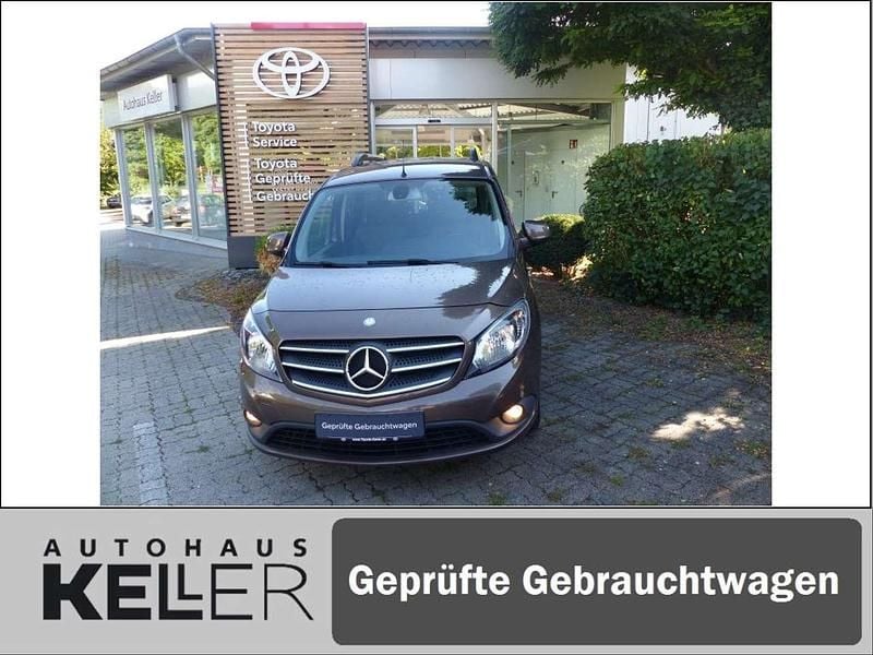 Limonitbraun metallic Gebraucht 2018 Mercedes Citan 112 Edition Kombi | 13.890 € (Guter Preis) - Bild 1/4