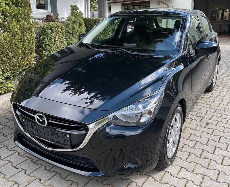 Schwarz Gebraucht 2016 Mazda 2 Center-Line Limousine | 8.499 € (Fairer Preis) - Bild 1/4