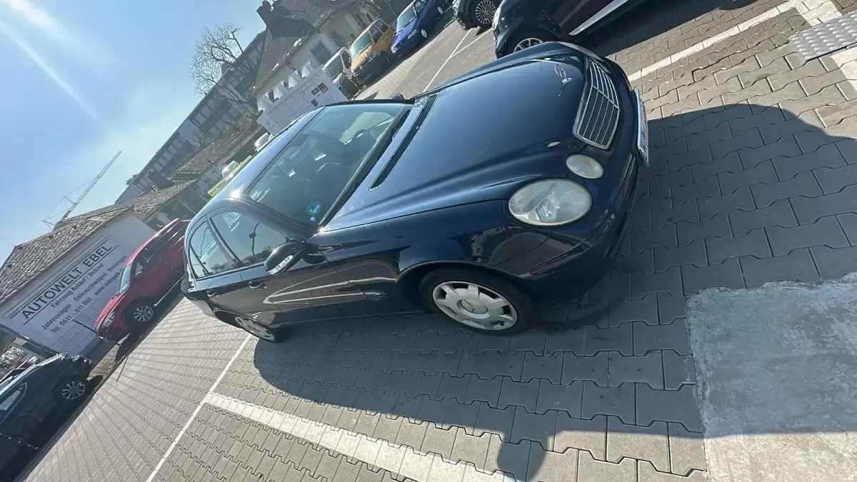Gebraucht Mercedes E240 177 PS (130 kW) 2004 Limousine