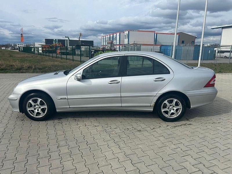 Gebraucht Mercedes C180 143 PS (105 kW) 2004 Silber Limousine