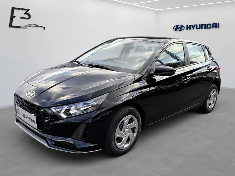 Phantom black / met Gebraucht 2025 Hyundai i20 Select Kleinwagen | 18.990 € (Guter Preis) - Bild 1/1
