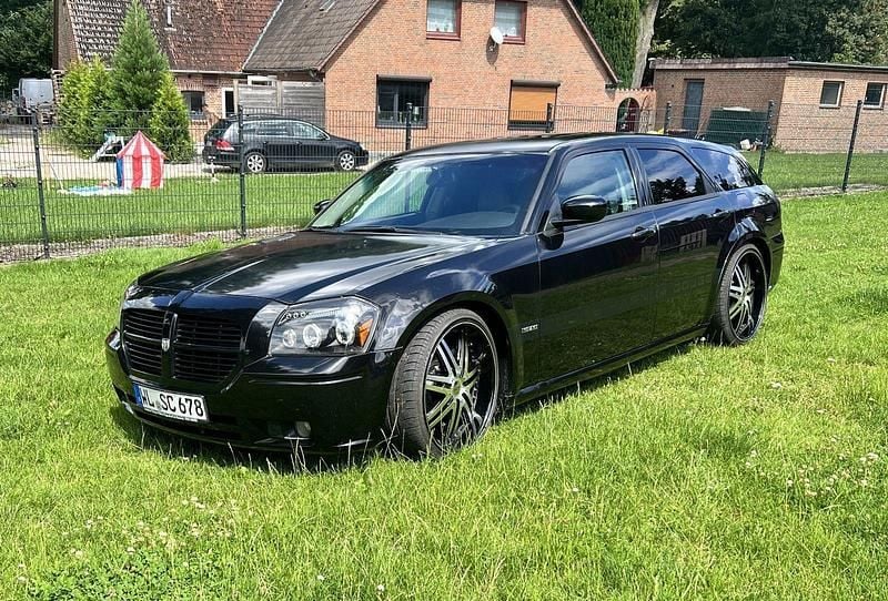 Schwarz Gebraucht 2005 Dodge Magnum Kombi | 18.499 € - Bild 1/4