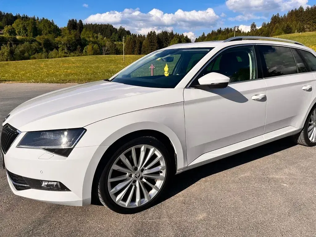 Gebraucht Skoda Superb Style 190 PS (139 kW) 2017 Weiß Kombi