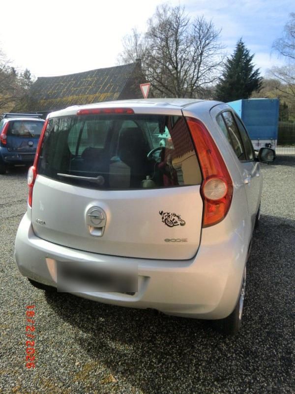 Gebraucht Opel Agila 65 PS (47 kW) 2010 Silber Kleinwagen