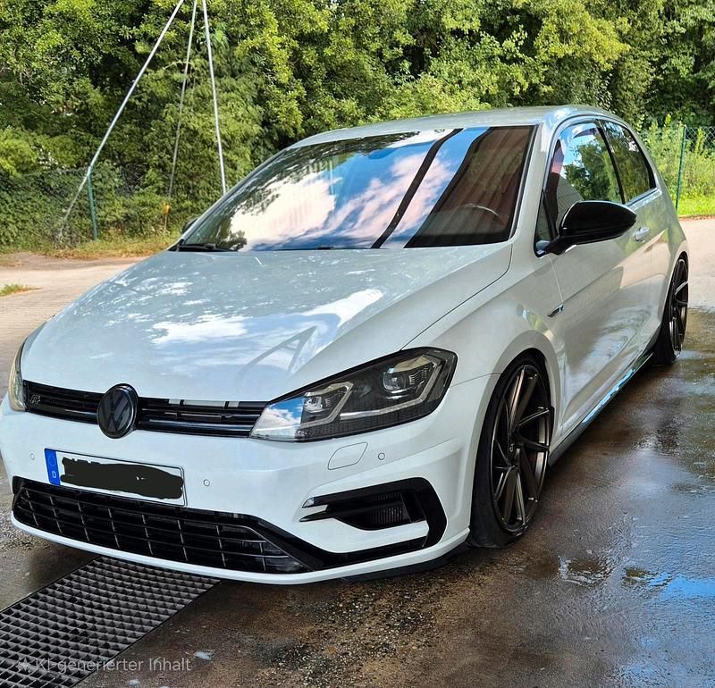 Weiß Gebraucht 2017 VW Golf Coupé | 28.450 € - Bild 1/4
