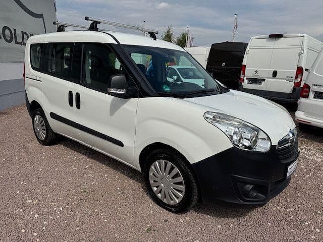 Gebraucht Opel Combo Edition 95 PS (69 kW) 2016 Weiß Van / Kleinbus