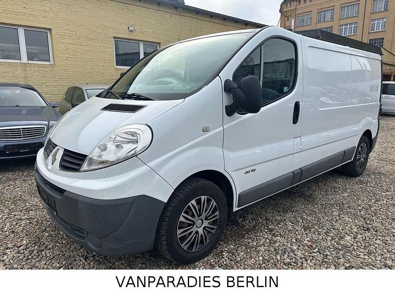 Gebraucht Renault Trafic 114 PS (83 kW) 2013 Weiß Van / Kleinbus
