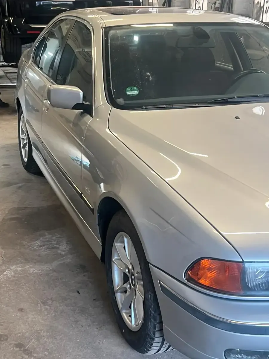 Używany BMW 520 Executive 150 KM (110 kW) 1999 Srebrny Sedan/Limuzyna