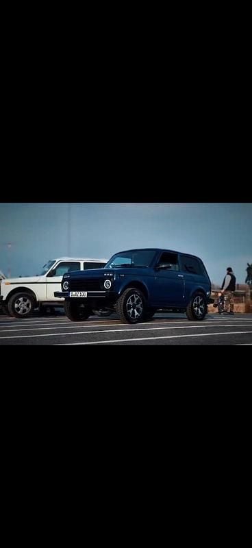 Gebraucht Lada niva 90 PS (66 kW) 2013 Blau SUV