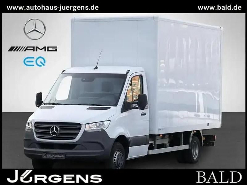 Gebraucht Mercedes Sprinter 163 PS (119 kW) 2021 Arktikweiss Van