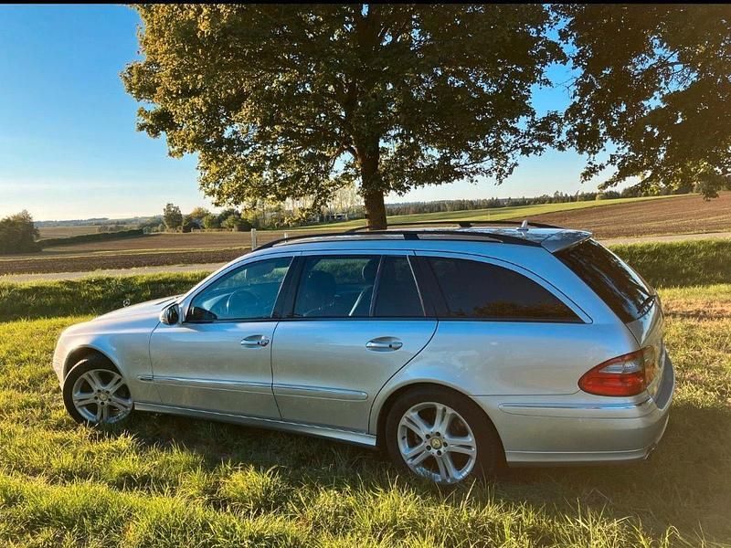 Gebraucht Mercedes E280 231 PS (169 kW) 2008 Silber Kombi