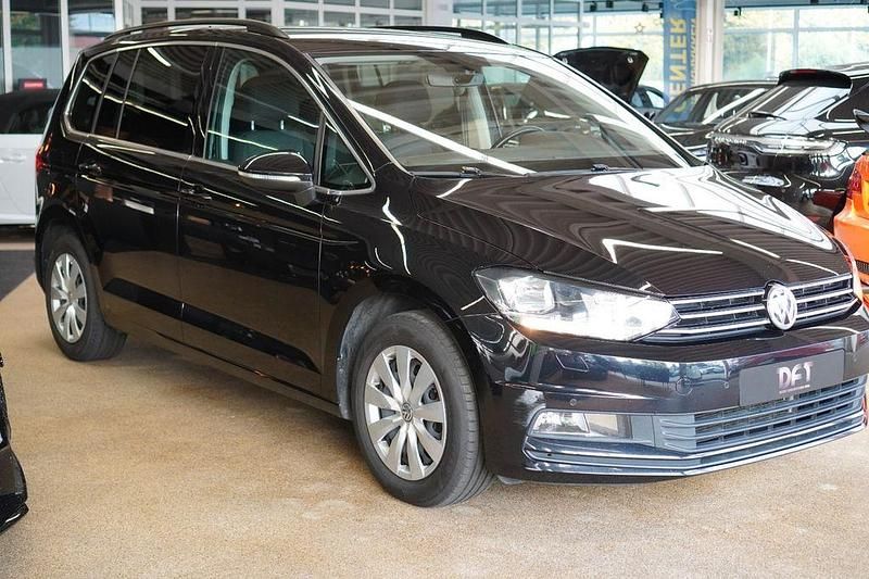 Schwarz Gebraucht 2015 VW Touran Van / Kleinbus | 13.490 € (Superpreis) - Bild 1/4