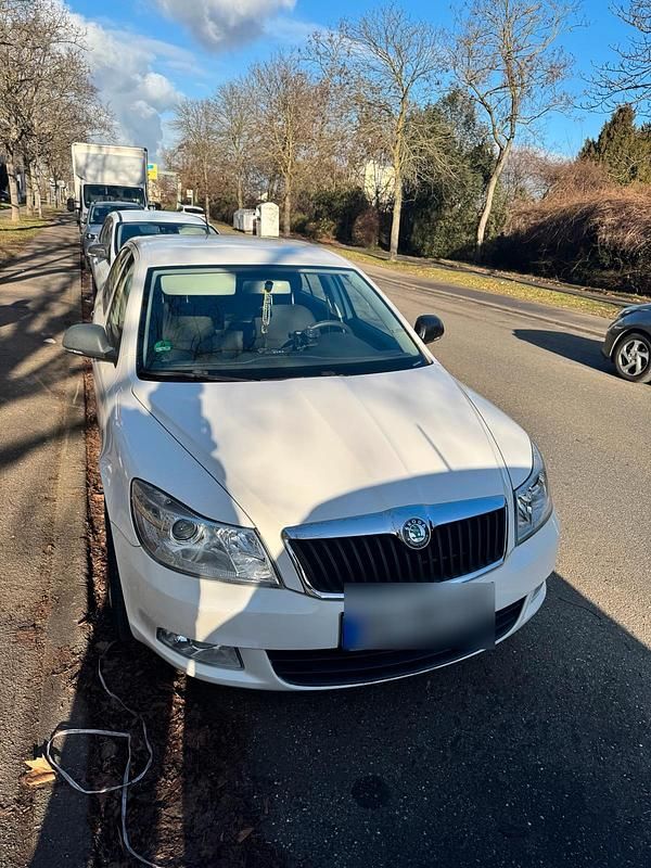 Gebraucht Skoda Octavia 2011 Weiß Limousine