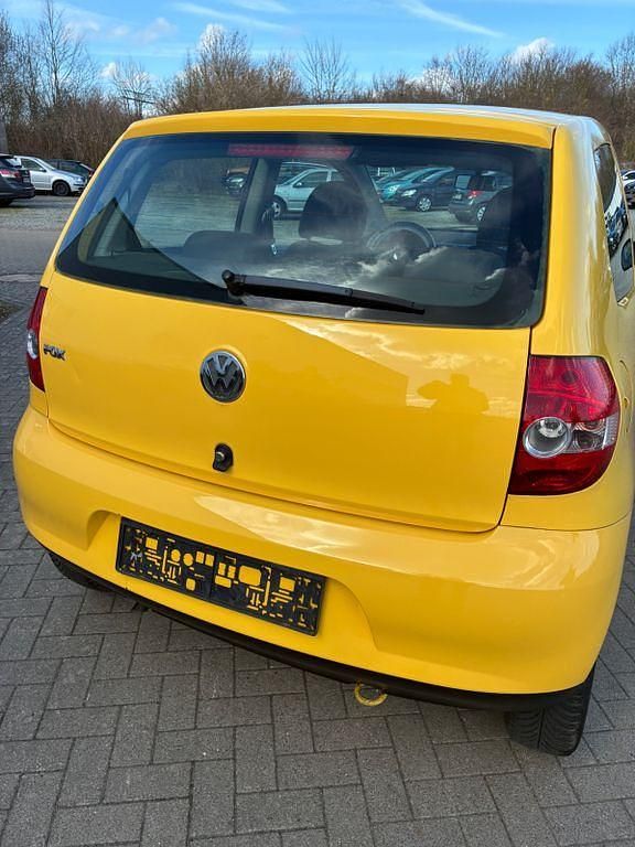 Usata VW Fox 54 CV (39 kW) 2006 Giallo Utilitaria