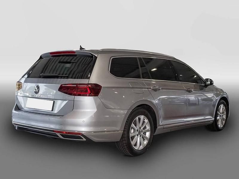 Usata VW Passat Elegance 150 CV (110 kW) 2024 Argento Station wagon