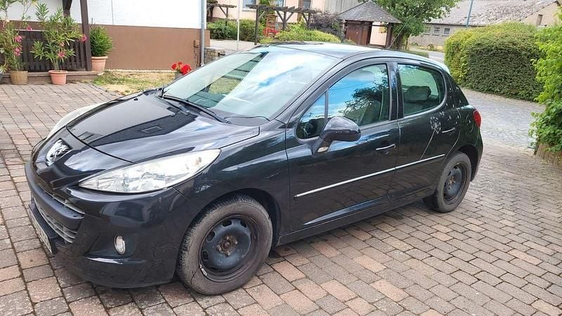 Schwarz Gebraucht 2012 Peugeot 207 Filou Kombi | 2.200 € (Fairer Preis) - Bild 1/3