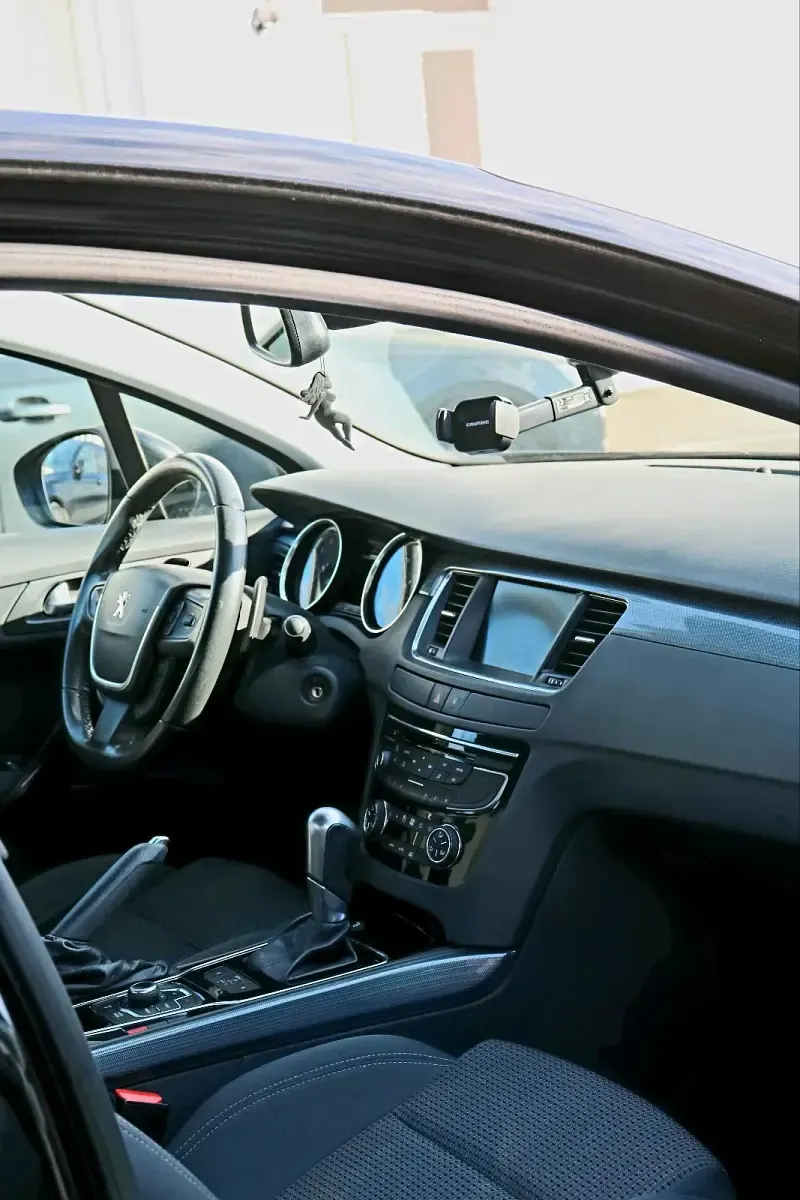 Gebraucht Peugeot 508 156 PS (114 kW) 2012 Schwarz Limousine
