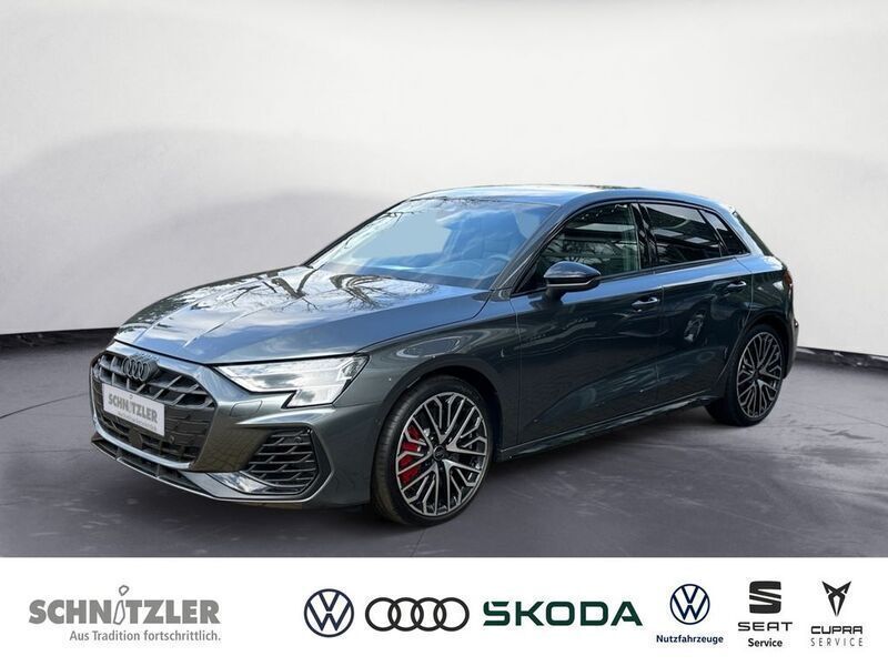 Grau Gebraucht 2024 Audi S3 Ambiente Limousine | 47.980 € (Fairer Preis) - Bild 1/4