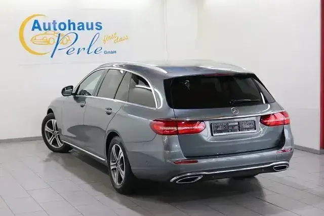 Gebraucht Mercedes E220 194 PS (142 kW) 2018 Grau Limousine