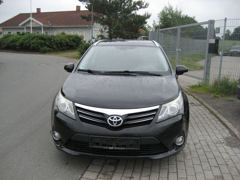 Schwarz Gebraucht 2012 Toyota Avensis Life Kombi | 4.990 € (Fairer Preis) - Bild 1/4