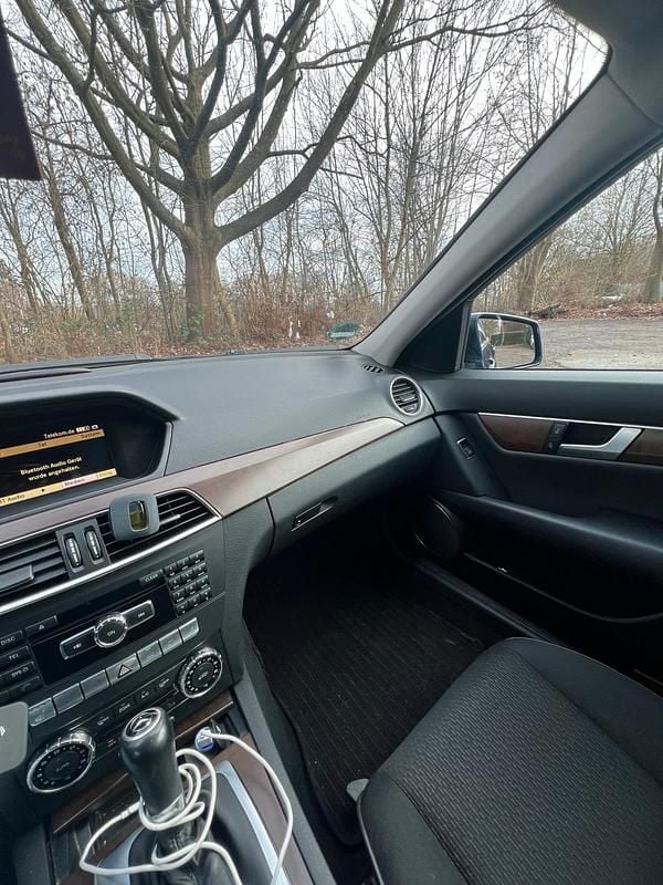 Blau Gebraucht 2011 Mercedes C220 Limousine | 6.800 € (Guter Preis) - Bild 1/4