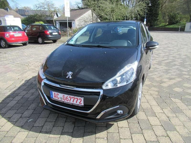 Second-hand Peugeot 208 83 CP (61 kW) 2018 Negru Hatchback
