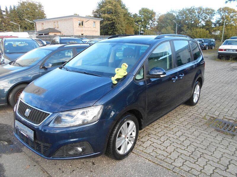 Blau Gebraucht 2014 Seat Alhambra Style Van / Kleinbus | 11.850 € (Etwas zu teuer) - Bild 1/4
