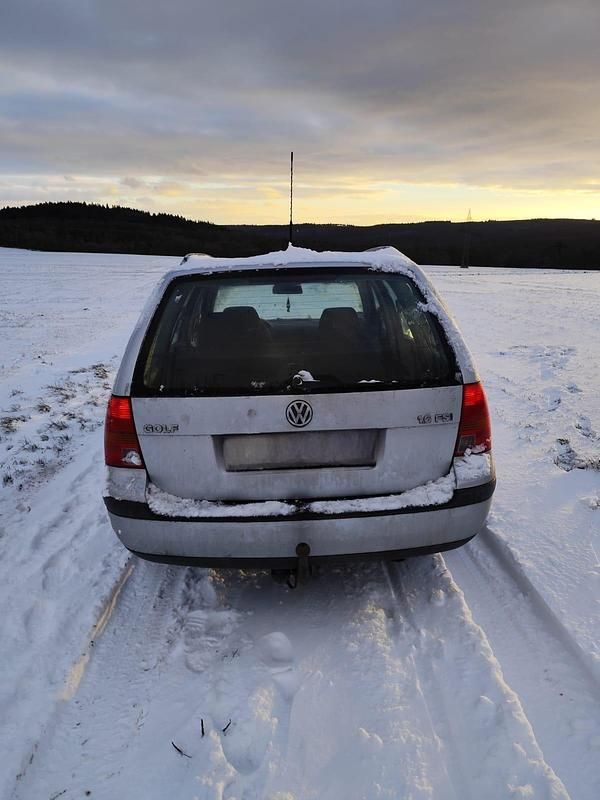Gebraucht VW Golf IV 110 PS (80 kW) 2002 Silber Kombi