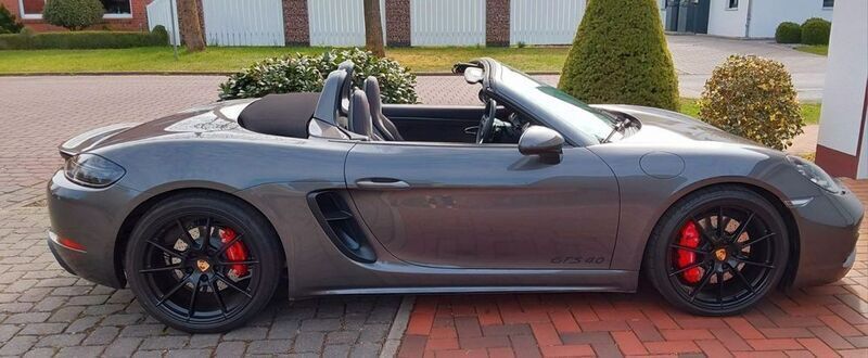 Grau Gebraucht 2023 Porsche Boxster GTS Cabrio | 102.900 € (Etwas zu teuer) - Bild 1/4