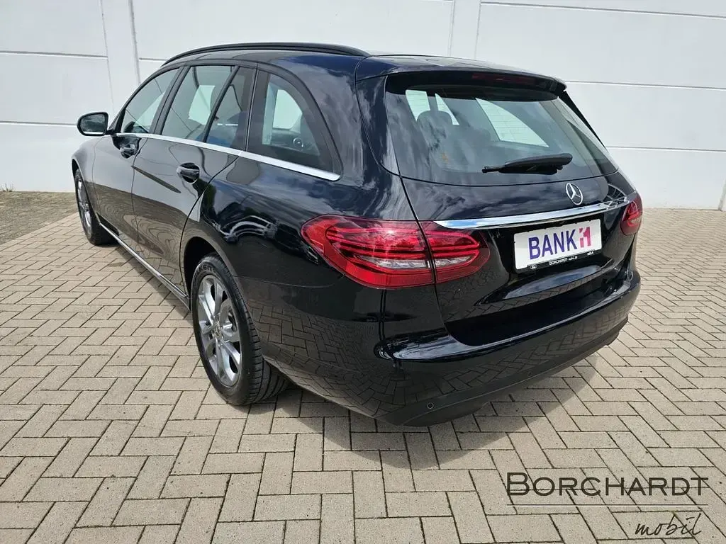 Gebraucht Mercedes C180 122 PS (89 kW) 2019 Schwarz Kombi
