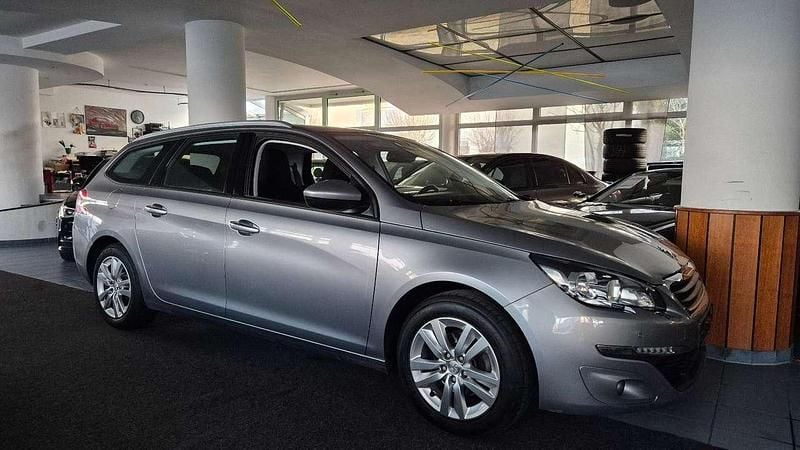 Gebraucht Peugeot 308 SW 131 PS (96 kW) 2016 Grau Kombi