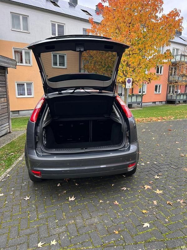 Gebraucht Ford Focus 101 PS (74 kW) 2005 Limousine
