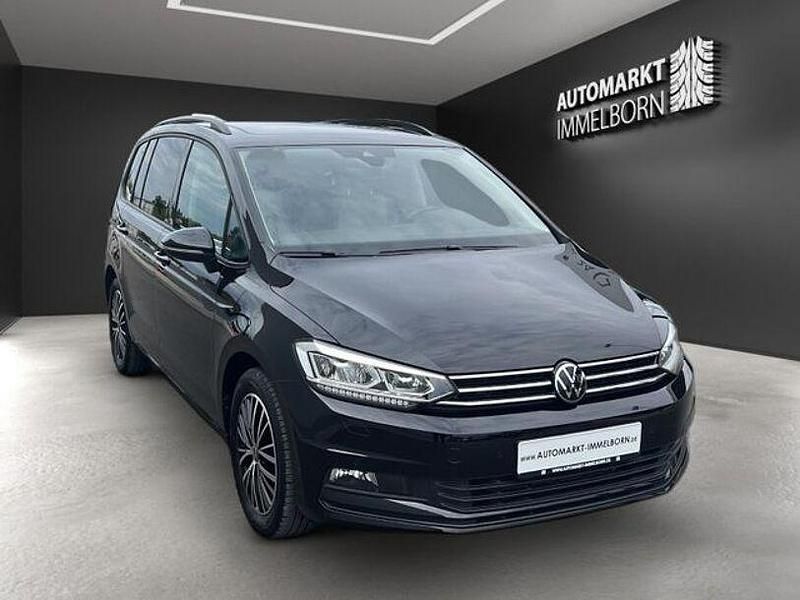 Gebraucht VW Touran Comfortline 150 PS (110 kW) 2024 Schwarz Van / Kleinbus
