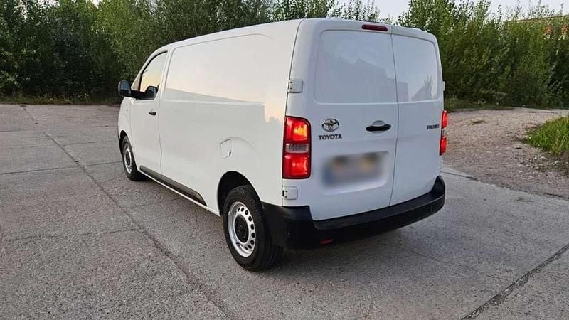 Gebraucht Toyota Proace Comfort 122 PS (89 kW) 2021 Weiß Van / Kleinbus