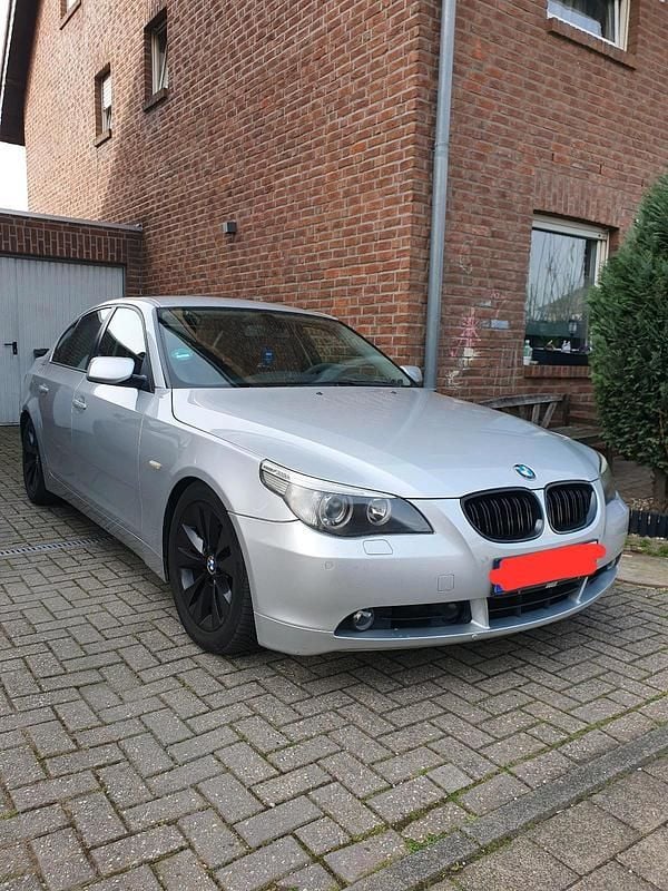 Gebraucht BMW 525 177 PS (130 kW) 2004 Grau Limousine