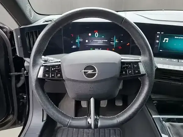 Gebraucht Opel Astra 131 PS (96 kW) 2024 Karbon schwarz (metallic) Kleinwagen