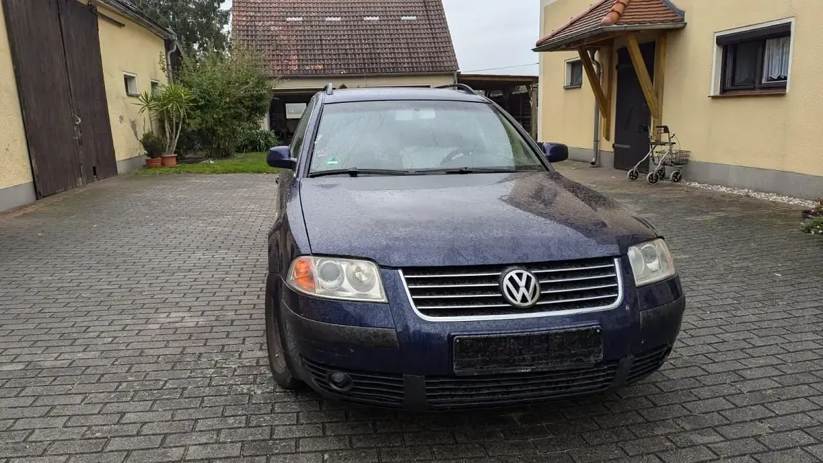Gebraucht VW Passat 101 PS (74 kW) 2002 Blau Kombi