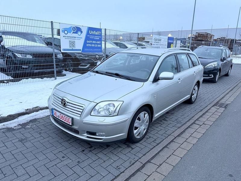 Gebraucht Toyota Avensis Sol 129 PS (94 kW) 2004 Silber Kombi