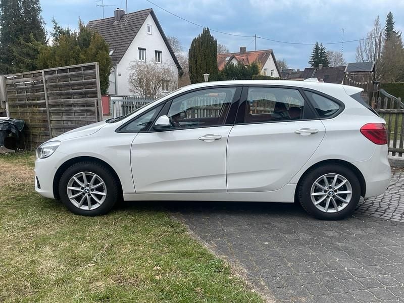 Gebraucht BMW 218 Advantage 136 PS (100 kW) 2016 Weiß Kombi