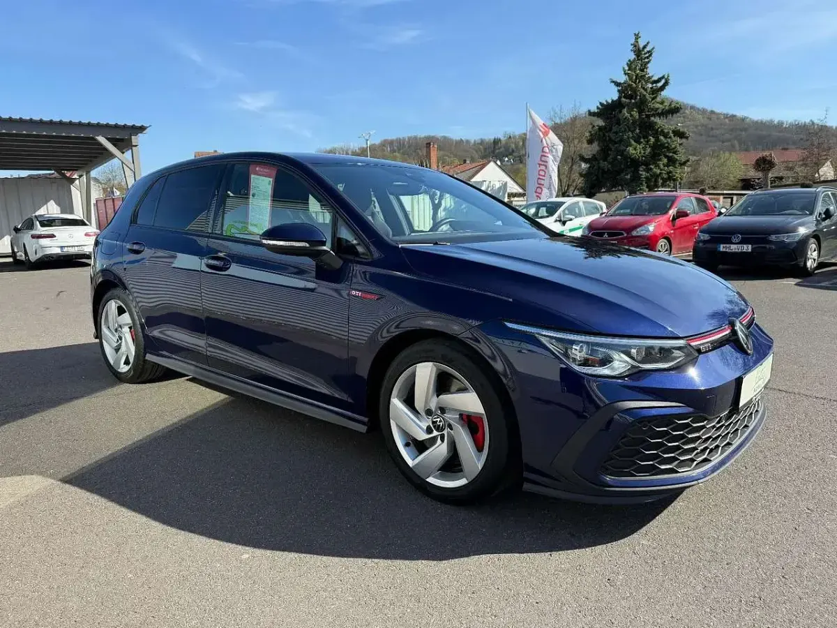 Gebraucht VW Golf VIII GTI 245 PS (180 kW) 2022 Blau Limousine