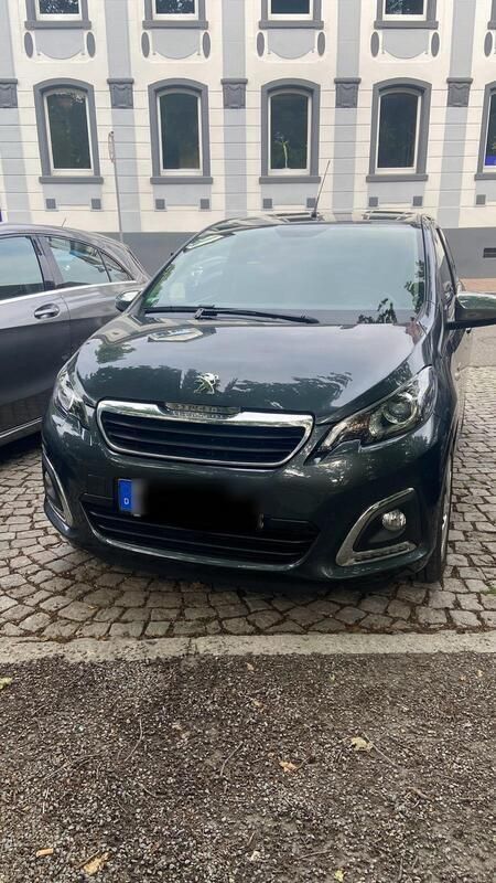 Grau Gebraucht 2021 Peugeot 108 Style Kleinwagen | 9.200 € (Guter Preis) - Bild 1/2