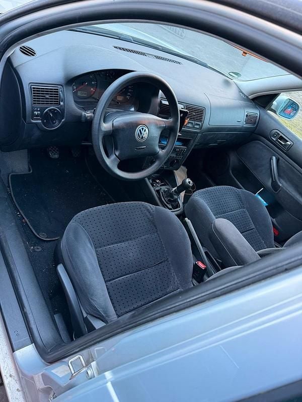 Gebraucht VW Golf IV 101 PS (74 kW) 2000 Silber Kleinwagen