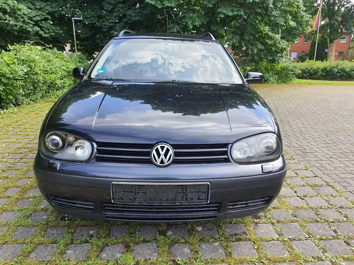 Gebraucht VW Golf IV Pacific 100 PS (73 kW) 2003 Schwarz Kombi