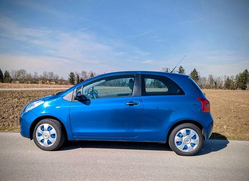 Gebraucht Toyota Yaris Cool 69 PS (50 kW) 2007 Blau Kleinwagen