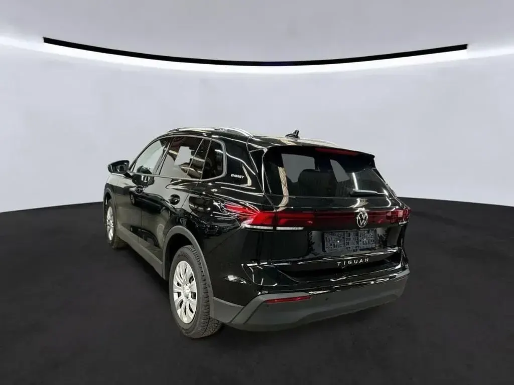 Gebraucht VW Tiguan 150 PS (110 kW) 2026 Schwarz SUV